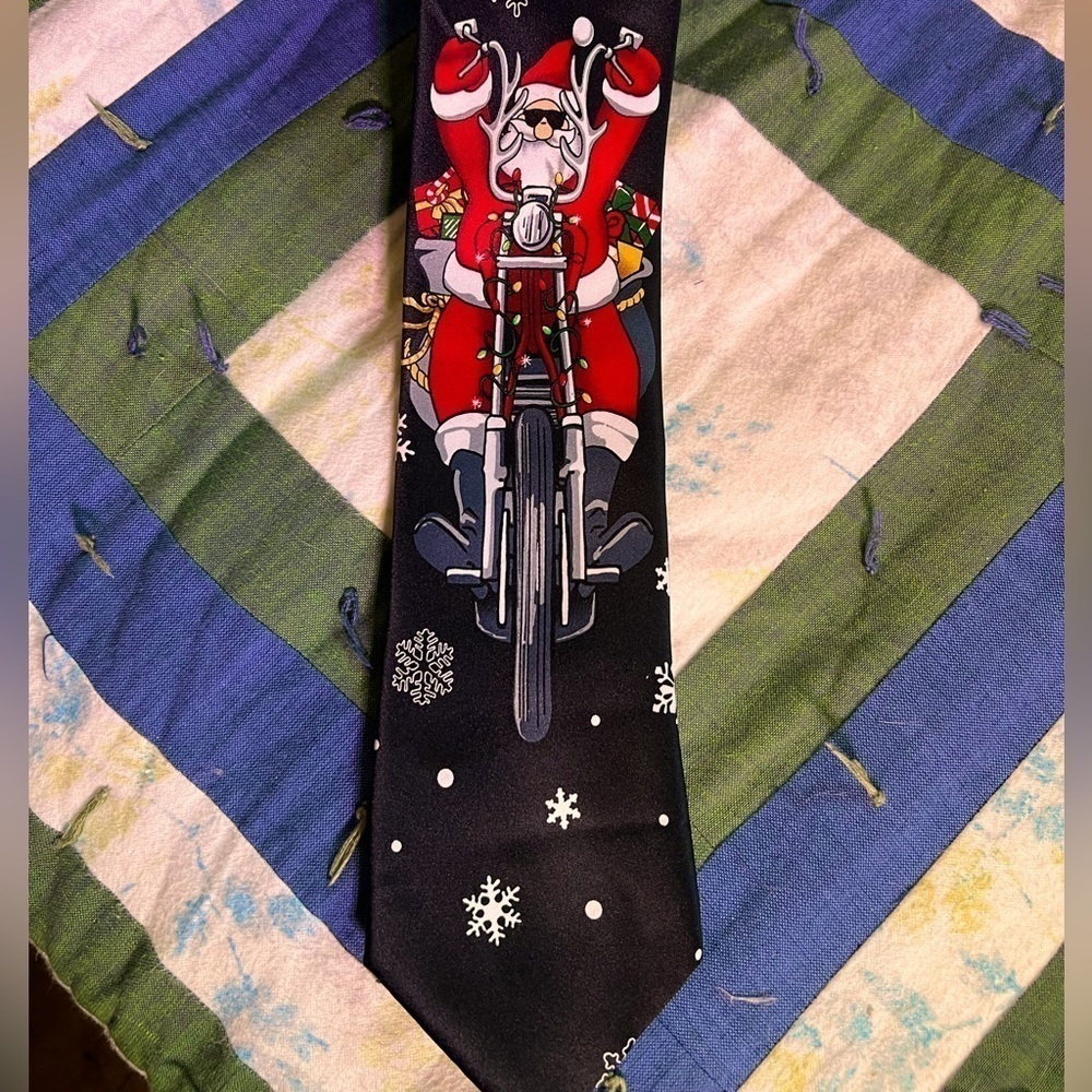 Vintage Christmas Necktie 👔‎